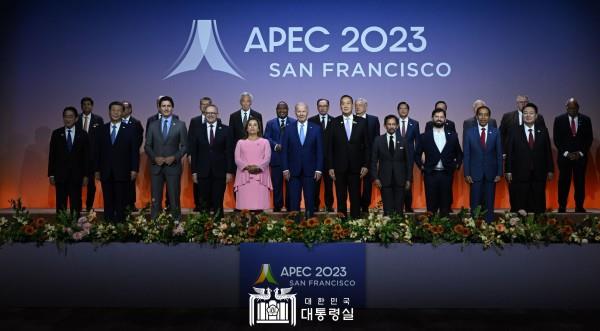 APEC ȸ "ڸ ̵    鸲 ....