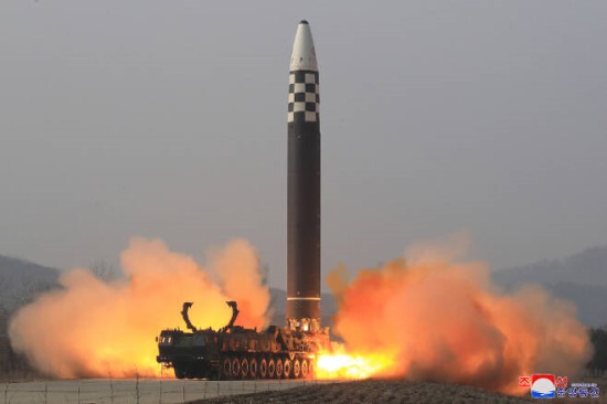 ڸ ̻ ,  12 ICBMȭ-18"þ ICBM SS-27M2 